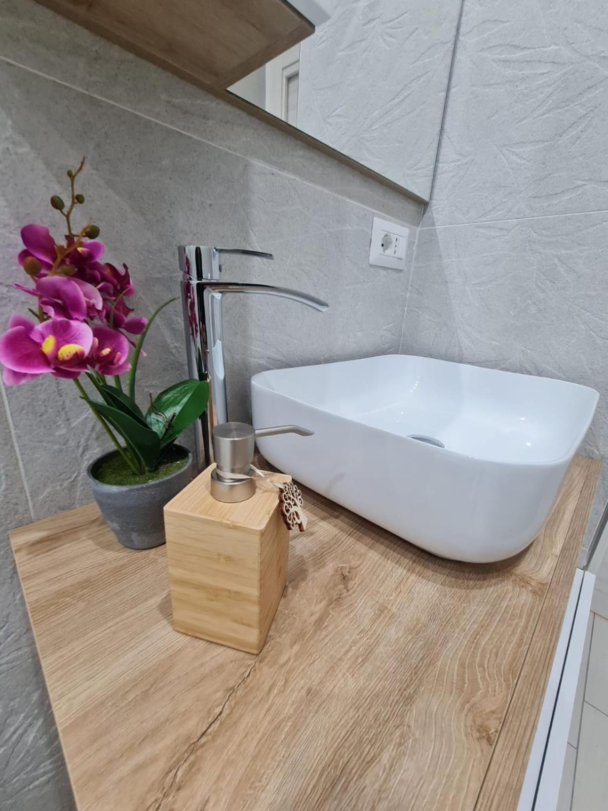 Gesuiti Home Di Agata E Aurora Катания Экстерьер фото