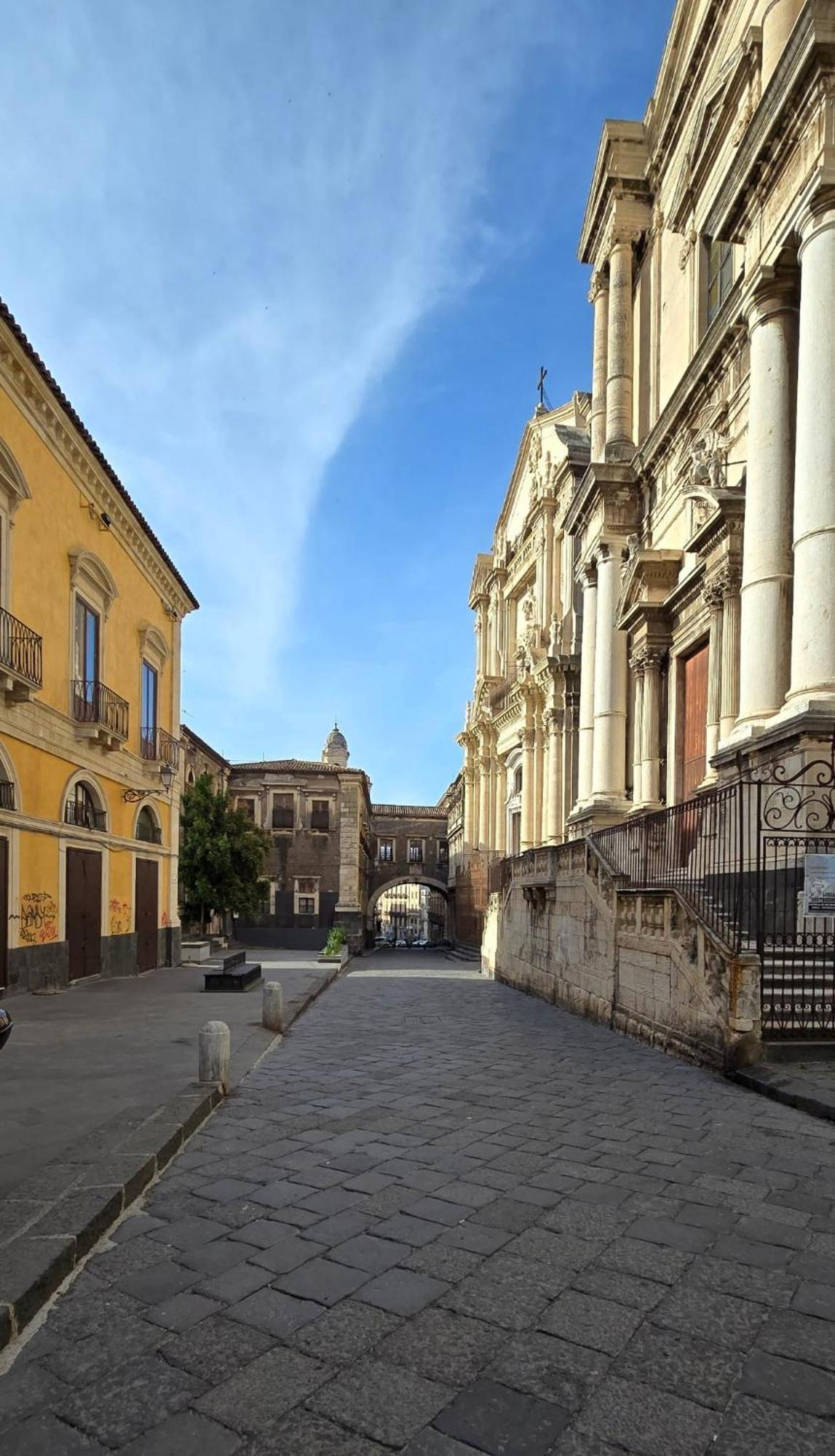 Gesuiti Home Di Agata E Aurora Катания Экстерьер фото